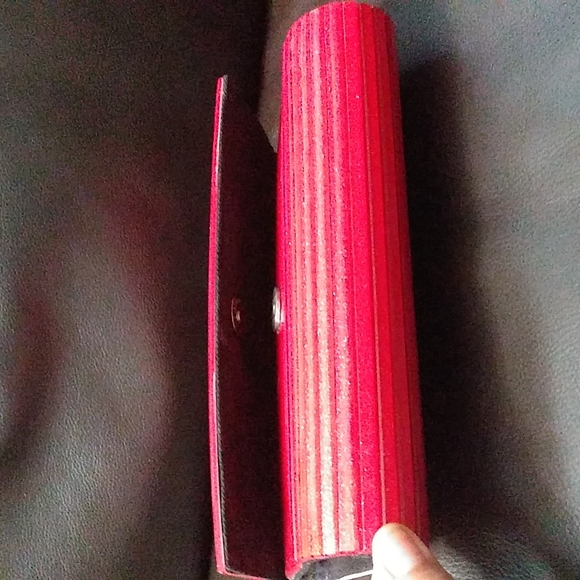 BCBGeneration Red Wallet - Picture 7 of 8